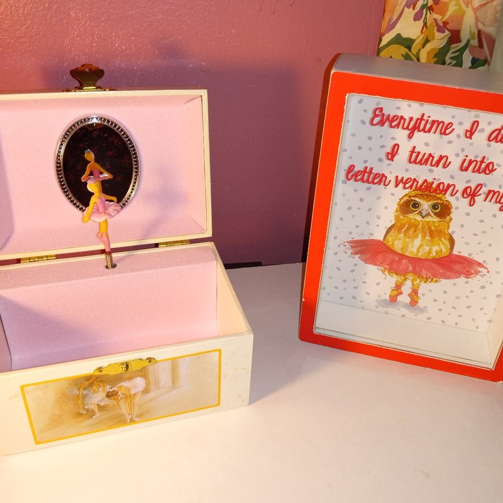 GIRLS WHO DANCE ARE SPECIAL PINK MUSICAL JEWELRY BOX W/ SHADOW BOX OF BEAUTY
